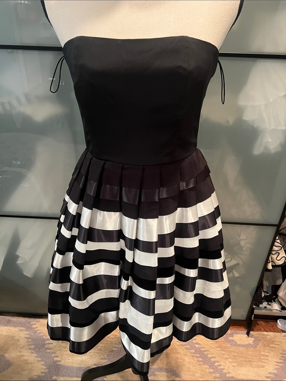 Alice + Olivia Black and White Strapless Pleated Cocktail Dress